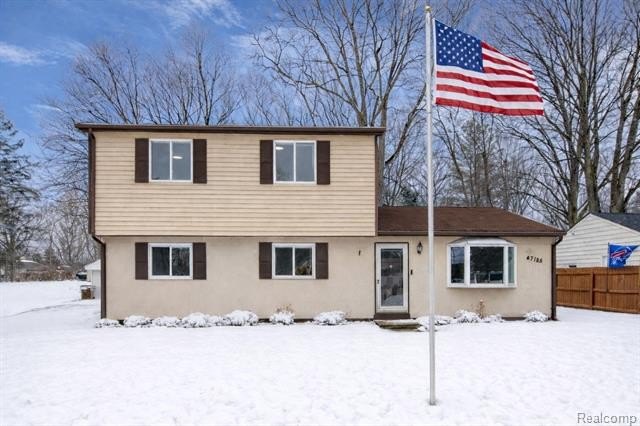 Welcome home to 47185 Vanker Avenue, a well-maintained 4-bedroom - Beach Home for sale in Shelby, Michigan on Beachhouse.com