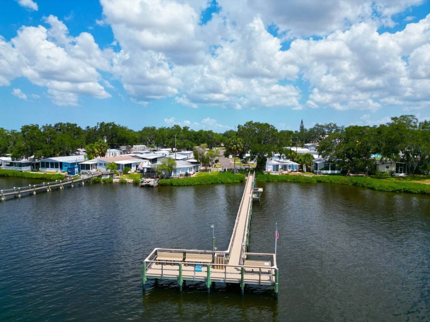 Southern Comfort 2-bedroom, 1-bathroom mobile home boasting - Beach Home for sale in Ellenton, Florida on Beachhouse.com