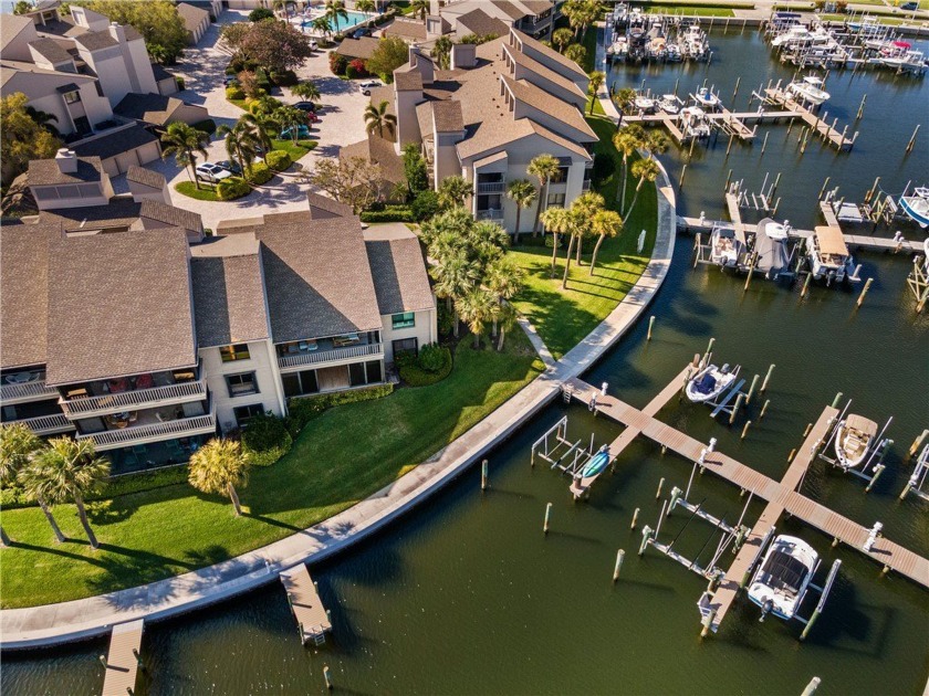 PRIVATE DOCK WITH 10,000 POUND LIFT INCLUDED IN SALE! RARELY - Beach Home for sale in Vero Beach, Florida on Beachhouse.com