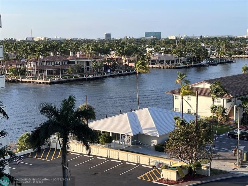 2/2 1350 SQ FT SPLIT BEDROOM WITH VIEW OF THE INTRACOASTAL AND - Beach Condo for sale in Fort Lauderdale, Florida on Beachhouse.com