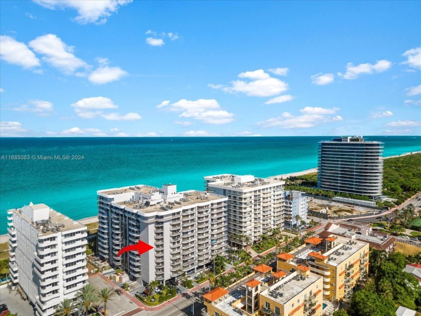 Amazing location and incredible view! A completely renovated - Beach Condo for sale in Surfside, Florida on Beachhouse.com