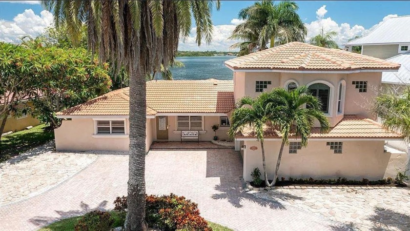 Low Interest Rate Owner Financing & Fractional Purchase Options - Beach Home for sale in North Redington Beach, Florida on Beachhouse.com
