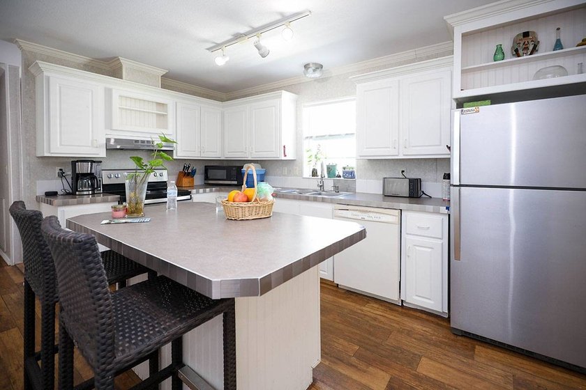 "Christmas Ivy" This is an extremely popular and - Beach Home for sale in Davie, Florida on Beachhouse.com