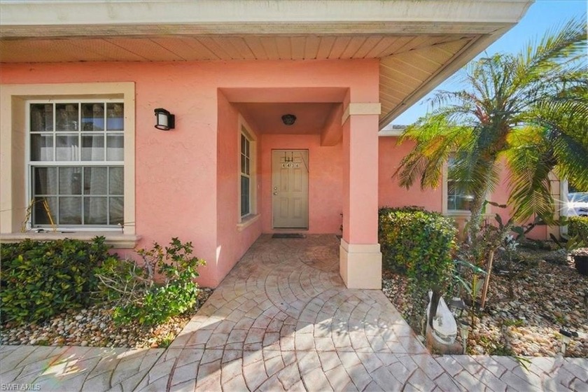 Excellent opportunity to own an income-producing duplex in a - Beach Townhome/Townhouse for sale in Bonita Springs, Florida on Beachhouse.com
