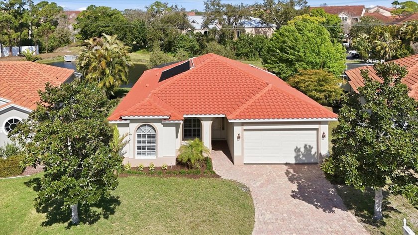 Welcome to 8876 Huntington Pointe Drive, a beautiful pool home - Beach Home for sale in Sarasota, Florida on Beachhouse.com