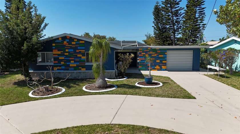 Welcome to your slice of Florida waterfront living in the - Beach Home for sale in New Port Richey, Florida on Beachhouse.com
