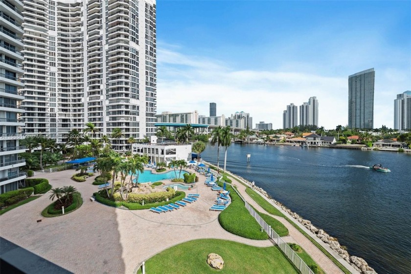 Beautiful & bright contemporary condo in the prestigious Mystic - Beach Condo for sale in Aventura, Florida on Beachhouse.com