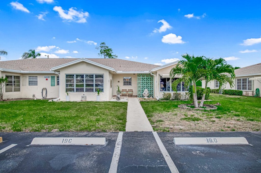 LOVELY VILLA MOVE IN READY! FRESHLY PAINTED WITH UPGRADES TO - Beach Condo for sale in Delray Beach, Florida on Beachhouse.com