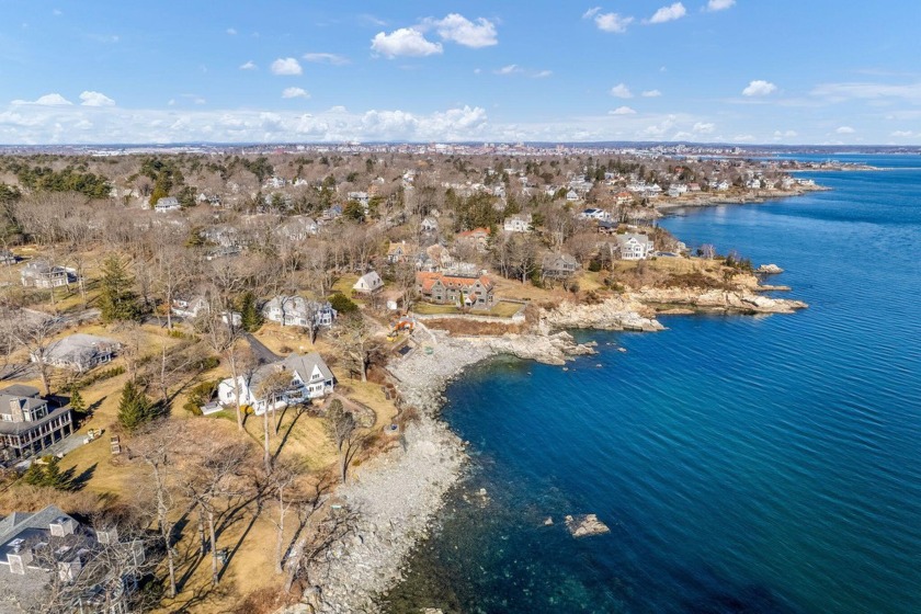 Don't miss your chance to experience the quintessential Maine - Beach Home for sale in Cape Elizabeth, Maine on Beachhouse.com