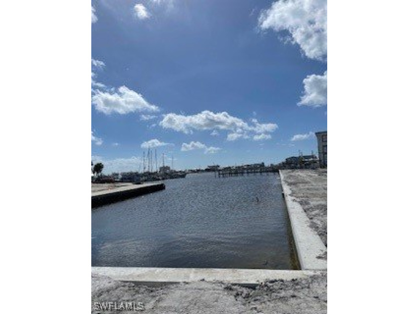 This gorgeous lot is more than just competitively priced, its - Beach Lot for sale in Fort Myers Beach, Florida on Beachhouse.com