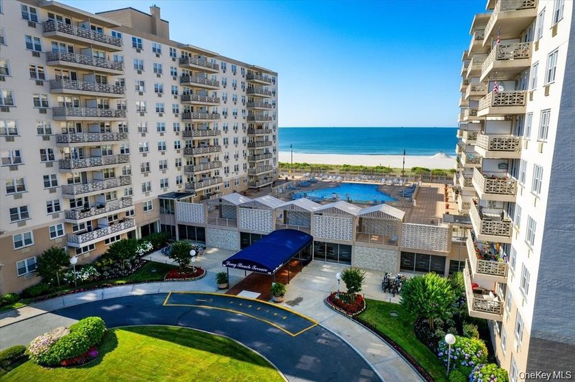 Perfect Costal Retreat! Step into your new home! OCEANVIEWS!!! - Beach Home for sale in Long Beach, New York on Beachhouse.com