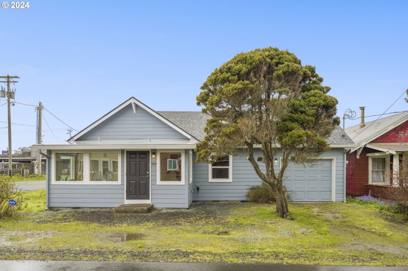 Welcome to this fully renovated 3-bedroom, 1- bath home located - Beach Home for sale in Rockaway Beach, Oregon on Beachhouse.com