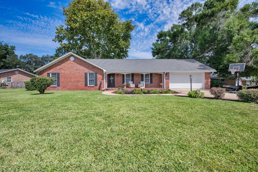 SELLER PCS'ING OVERSEAS, NEED GONE *MAY BE SUBJECT TO SHORT-SALE - Beach Home for sale in Shalimar, Florida on Beachhouse.com