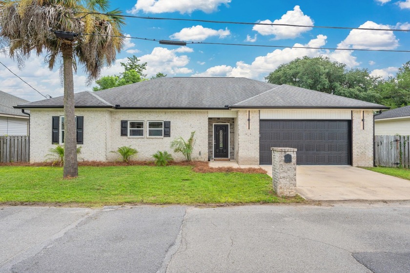 2016 Construction | Fully Updated | 805 Dawes | 2024 AC | Split - Beach Home for sale in Fort Walton Beach, Florida on Beachhouse.com