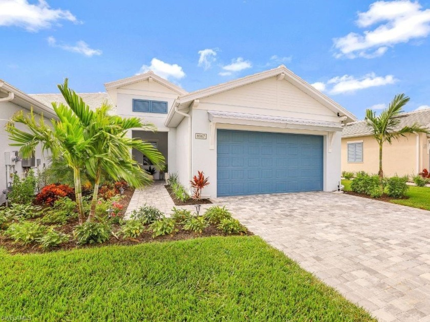 Discover modern elegance with this STUNNING 3 bed, 2 bath - Beach Townhome/Townhouse for sale in Naples, Florida on Beachhouse.com