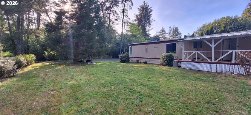 Located near Sutton Creek Park/forest, only 2 min to - Beach Home for sale in Florence, Oregon on Beachhouse.com
