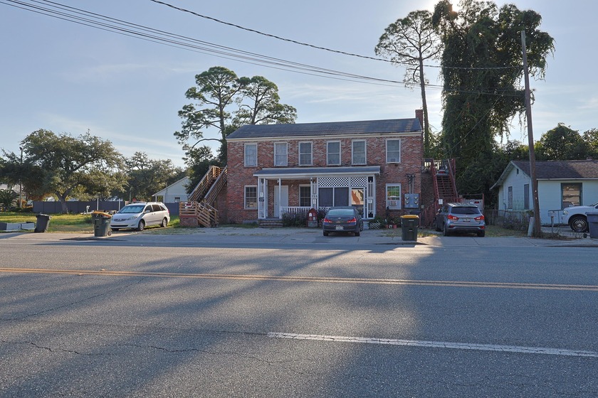 Excellent opportunity with strong potential and excellent - Beach Home for sale in Fort Walton Beach, Florida on Beachhouse.com