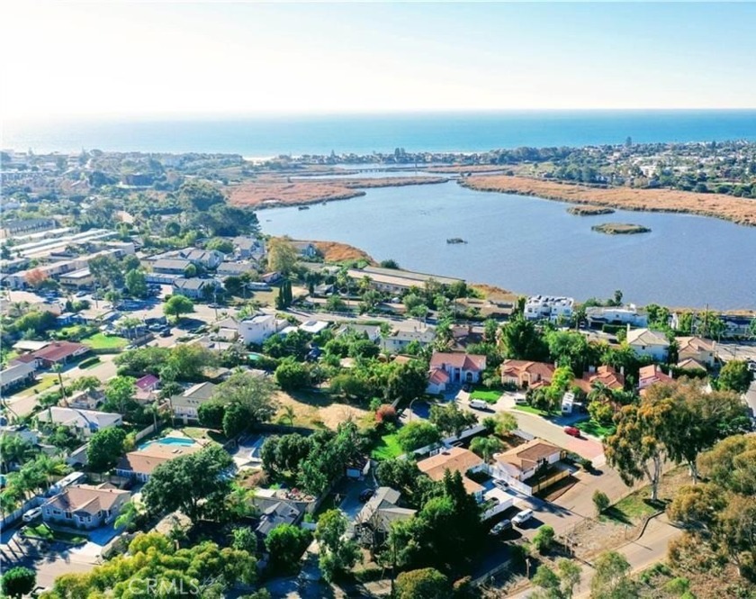 Fabolous home with newer ADU  West of the 5 freeway!  Has a - Beach Home for sale in Carlsbad, California on Beachhouse.com