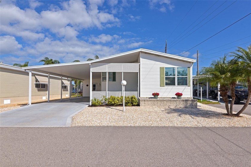 Pristine and move-in ready in Golf Lakes, a gated 55+ - Beach Home for sale in Bradenton, Florida on Beachhouse.com