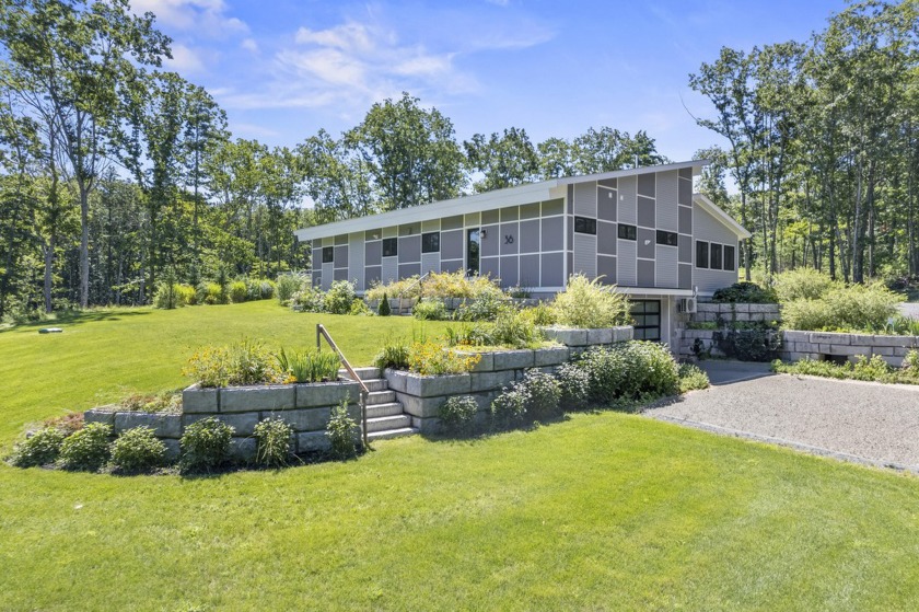 This stunning contemporary home epitomizes modern living with a - Beach Home for sale in Ogunquit, Maine on Beachhouse.com