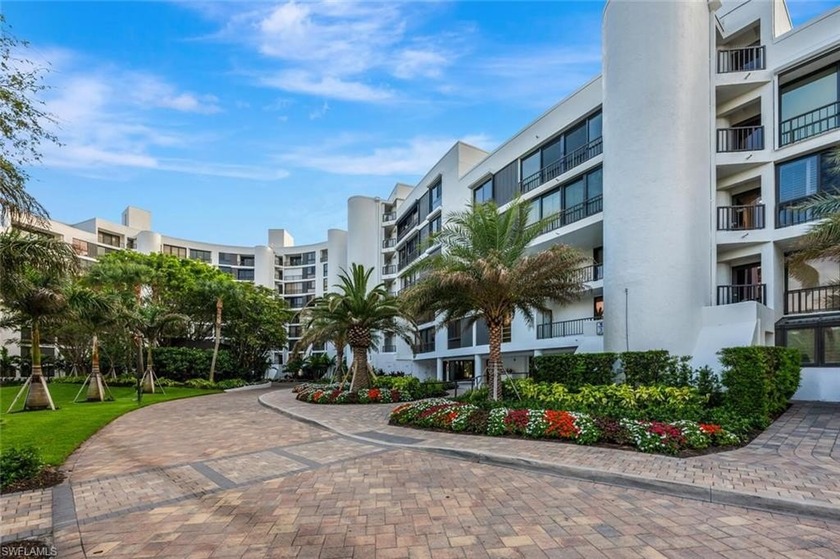 LOCATION! LOCATION!! LOCATION!!! MOTIVATED SELLER!!!! This 2 - Beach Condo for sale in Naples, Florida on Beachhouse.com
