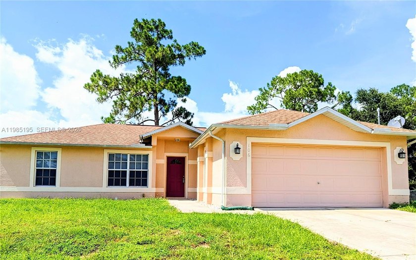 No HOA Well-maintained single family home with 3-bedroom - Beach Home for sale in Lehigh Acres, Florida on Beachhouse.com