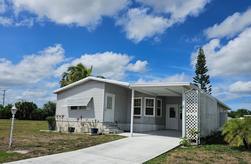 Welcome to Vero Palm Estates, 55+ Community. Your 1990 2B/2B - Beach Home for sale in Vero Beach, Florida on Beachhouse.com