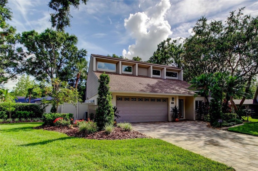 Welcome to this pristine 3bd/2bth, 2 car garage, updated - Beach Home for sale in Tampa, Florida on Beachhouse.com