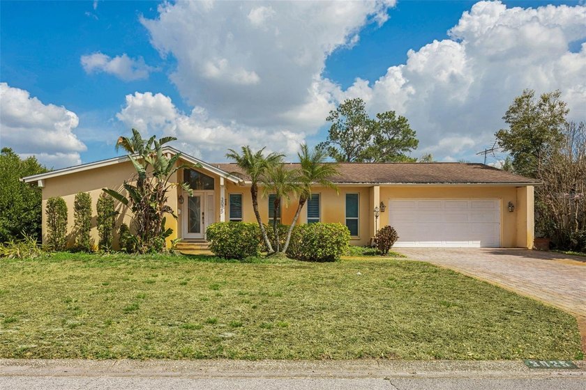 Great Old Carrollwood neighborhood, close to everything you - Beach Home for sale in Tampa, Florida on Beachhouse.com