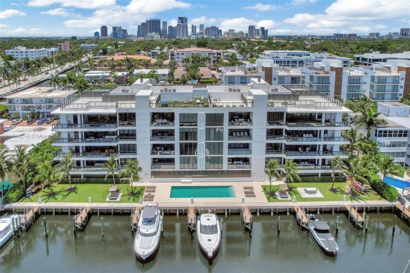 Exceptional 3 bed (1 used as den) waterfront condo in East Fort - Beach Condo for sale in Fort Lauderdale, Florida on Beachhouse.com