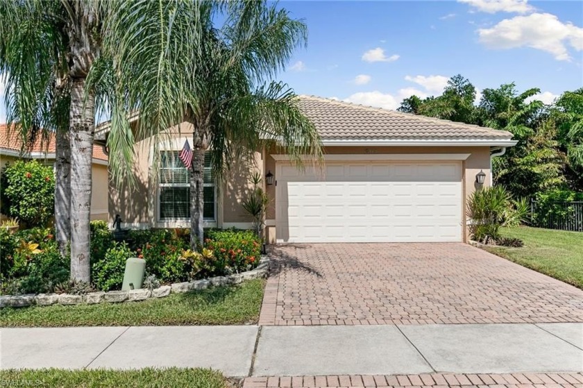 Live the Southwest Florida lifestyle in the 3 bedroom/2bath - Beach Home for sale in Fort Myers, Florida on Beachhouse.com