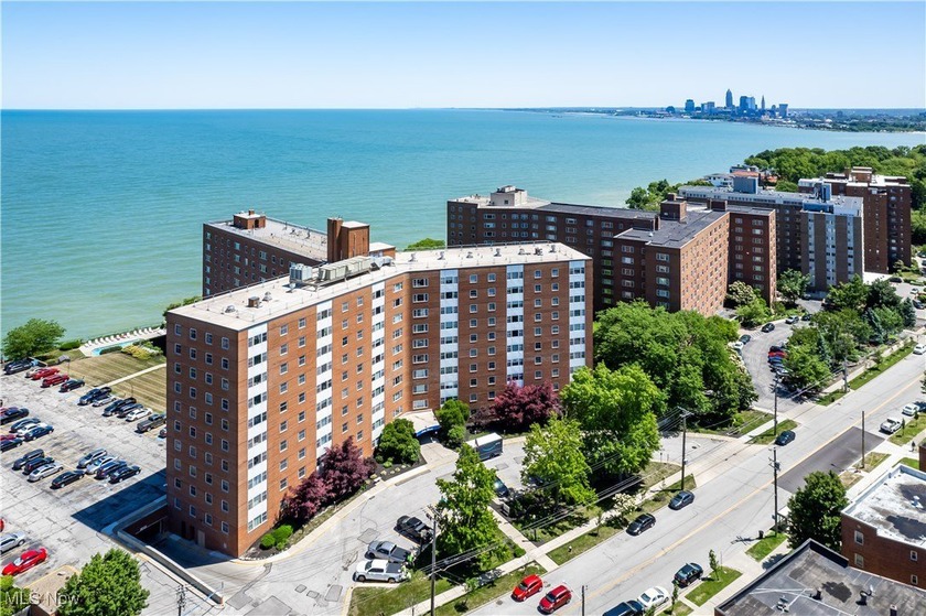 Experience effortless, resort-style living on the Gold Coast in - Beach Condo for sale in Lakewood, Ohio on Beachhouse.com