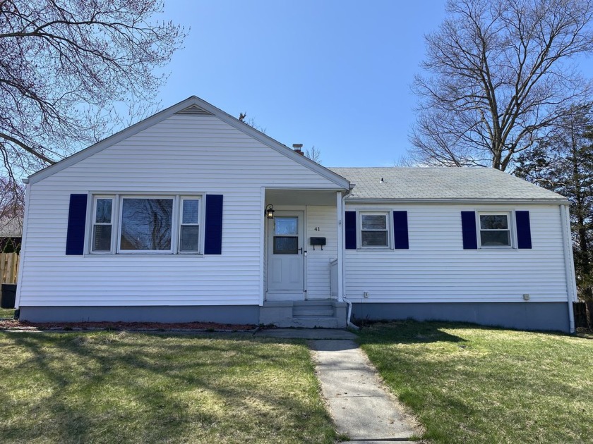 Location! Love Where You Live! One floor living. Three bedroom - Beach Home for sale in Milford, Connecticut on Beachhouse.com