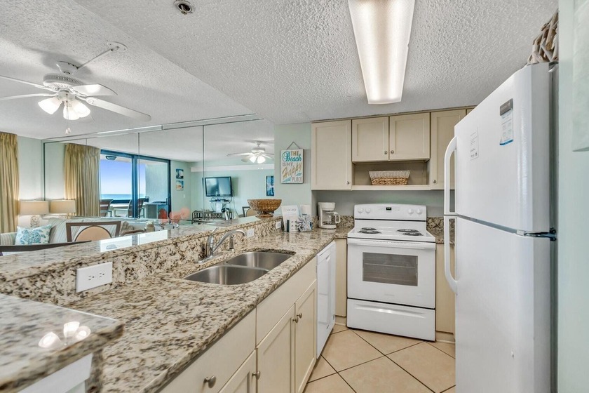 This 1-bedroom, 1.5-bath gulf front condo is turnkey ready and - Beach Condo for sale in Destin, Florida on Beachhouse.com