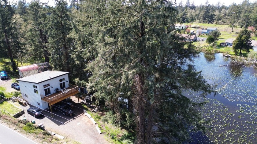 Like New Construction, Modern Design, High Efficiency, Lake - Beach Home for sale in Warrenton, Oregon on Beachhouse.com