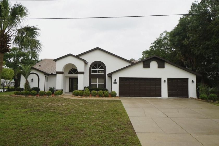 Under contract-accepting backup offers. This property was not - Beach Home for sale in Crystal River, Florida on Beachhouse.com