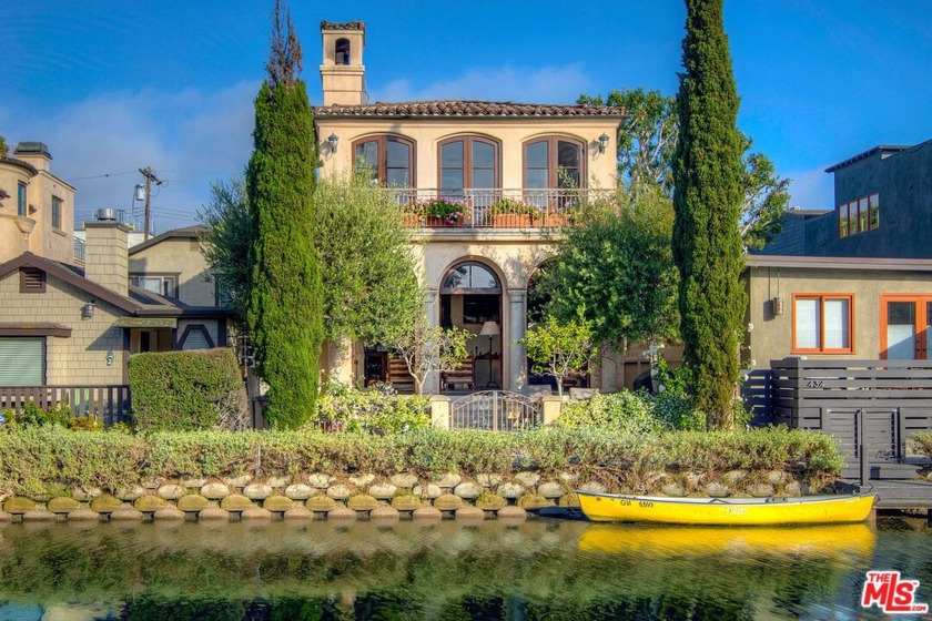 Fully-furnished Tuscan farmhouse on the Venice Canals available - Beach Home for sale in Venice, California on Beachhouse.com