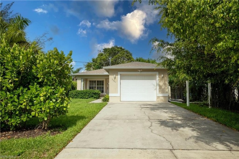 Welcome to this nicely updated and fully furnished 3-bedroom - Beach Home for sale in Naples, Florida on Beachhouse.com