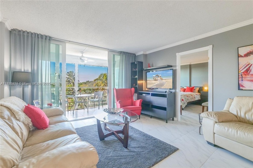 BEAUTIFUL CHARMING FURNISHED 2/2 CONDO IN THE CONVOITED - Beach Condo for sale in Oakland Park, Florida on Beachhouse.com