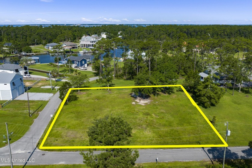 Don't Miss Out: This ready-to-build double lot is a quality find - Beach Lot for sale in Pass Christian, Mississippi on Beachhouse.com