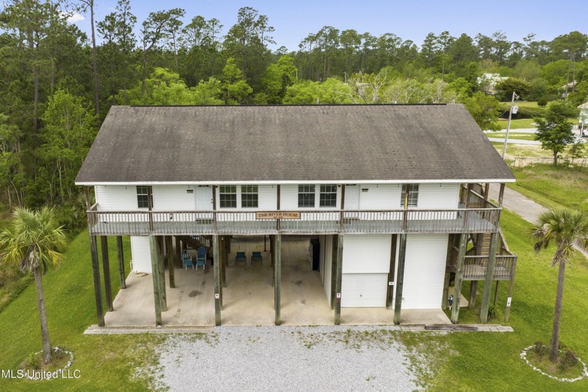 Welcome to a charming duplex in the heart of Bay St. Louis! - Beach Townhome/Townhouse for sale in Bay Saint Louis, Mississippi on Beachhouse.com