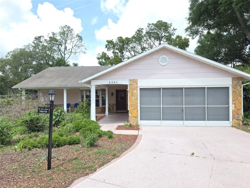 Timber Pines 3 Bedroom Home 2 Full Bathrooms And A Screened 2 - Beach Home for sale in Spring Hill, Florida on Beachhouse.com