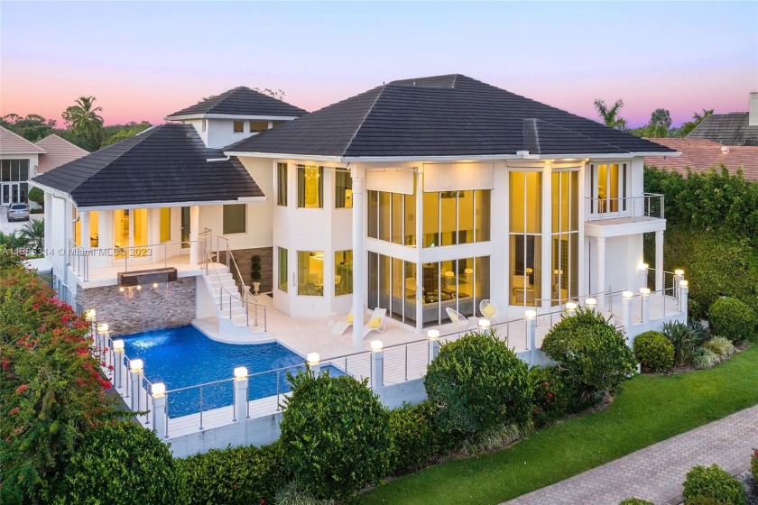 Beautiful Art Deco-style waterfront home boasts a - Beach Home for sale in Boca Raton, Florida on Beachhouse.com