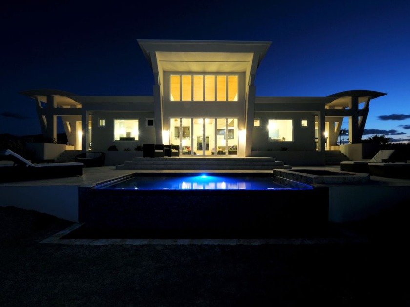 WV1 Stunning Contemporary Beach Villa w Private Pool, 50-Mile - Beach Vacation Rentals in Governors Harbour, Eleuthera on Beachhouse.com