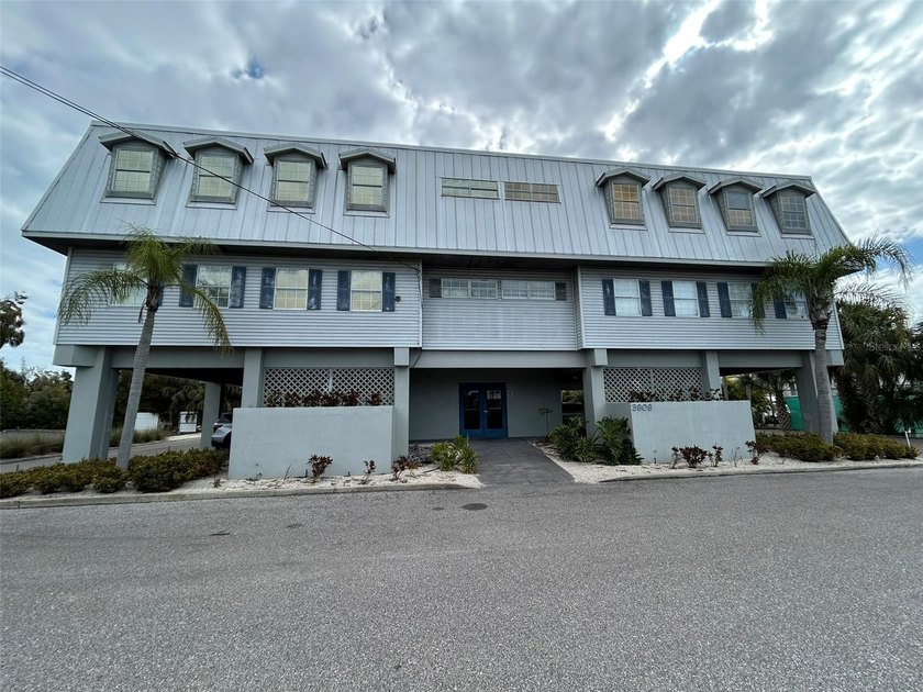 Rare office space available in well established commercial - Beach Commercial for sale in Holmes Beach, Florida on Beachhouse.com