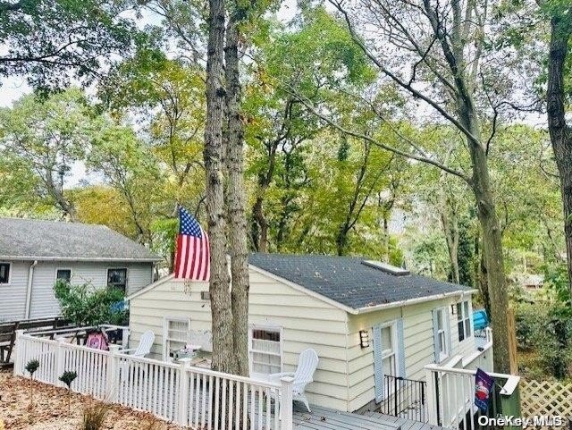 This newly renovated beach house situated on the bluff is a - Beach Home for sale in Baiting Hollow, New York on Beachhouse.com