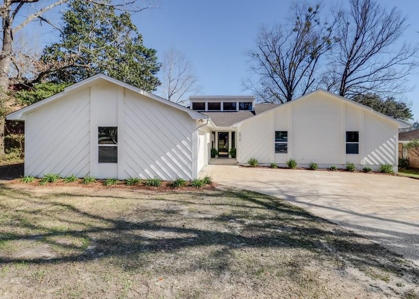 This home has been totally renovated and is located on the #7 - Beach Home for sale in Diamondhead, Mississippi on Beachhouse.com