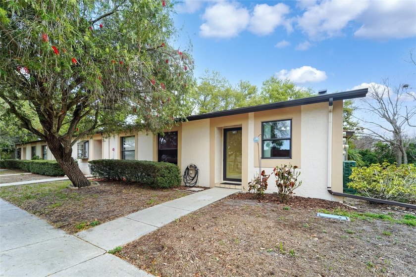 Welcome home Deerwood Gardens! High and dry at 30 feet of - Beach Condo for sale in Largo, Florida on Beachhouse.com