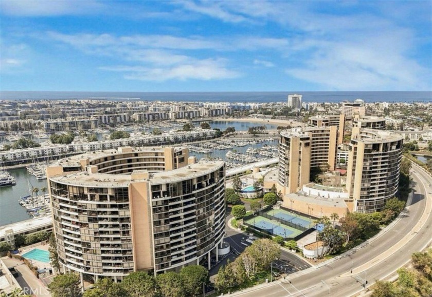 Spacious 3-bedroom, 2-bath residence in the Marina City Club - Beach Condo for sale in Marina Del Rey, California on Beachhouse.com