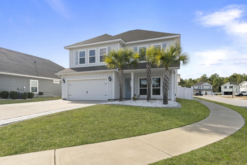 Welcome to this beautiful 4 bedroom, 3.5 bath home with a - Beach Home for sale in Santa Rosa Beach, Florida on Beachhouse.com